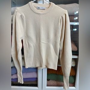 Woman’s Cream sweater size L Zara